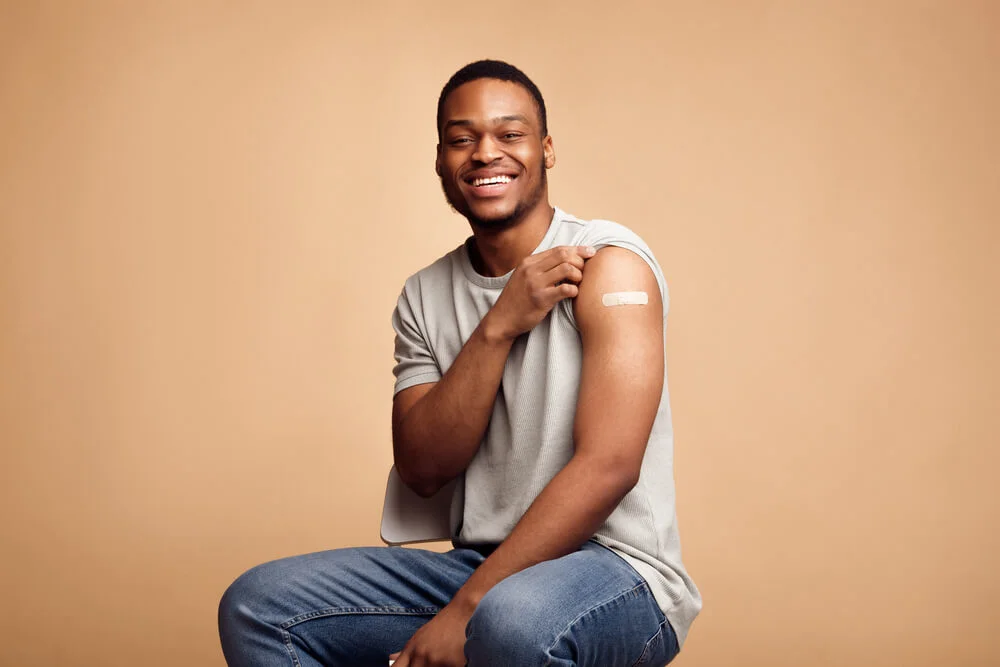 Imagem do post Vacina HPV: quem precisa, quando tomar e por que homens também fazem parte dessa conversa